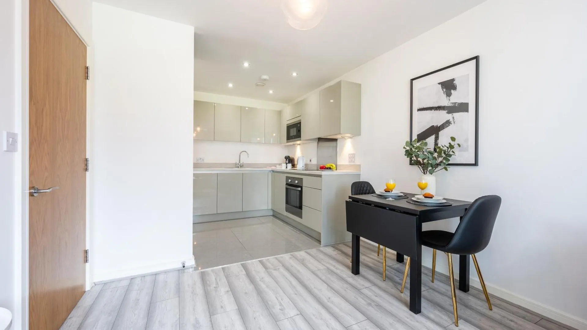 Waterside - Free Parking - Wifi - Great Location Apartment Cardiff
